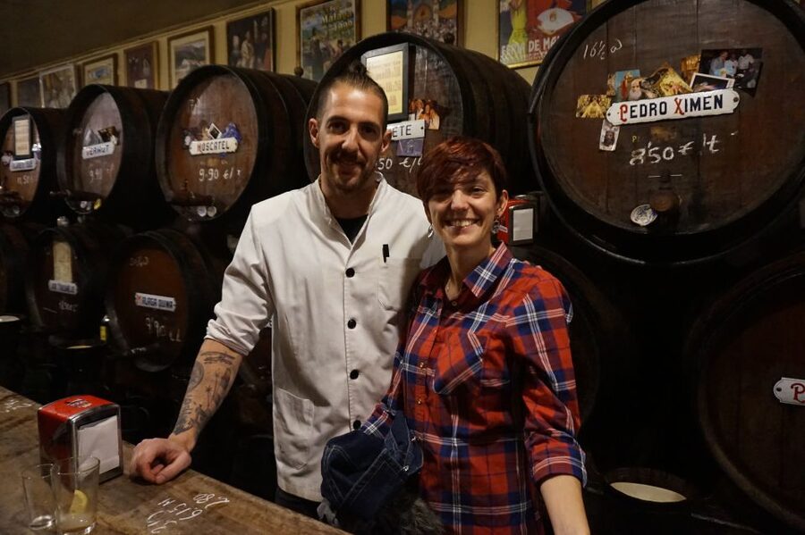 Malaga: Flamenco, Tapas, and Wine Tour - Calle Carretería and the vermouth stop