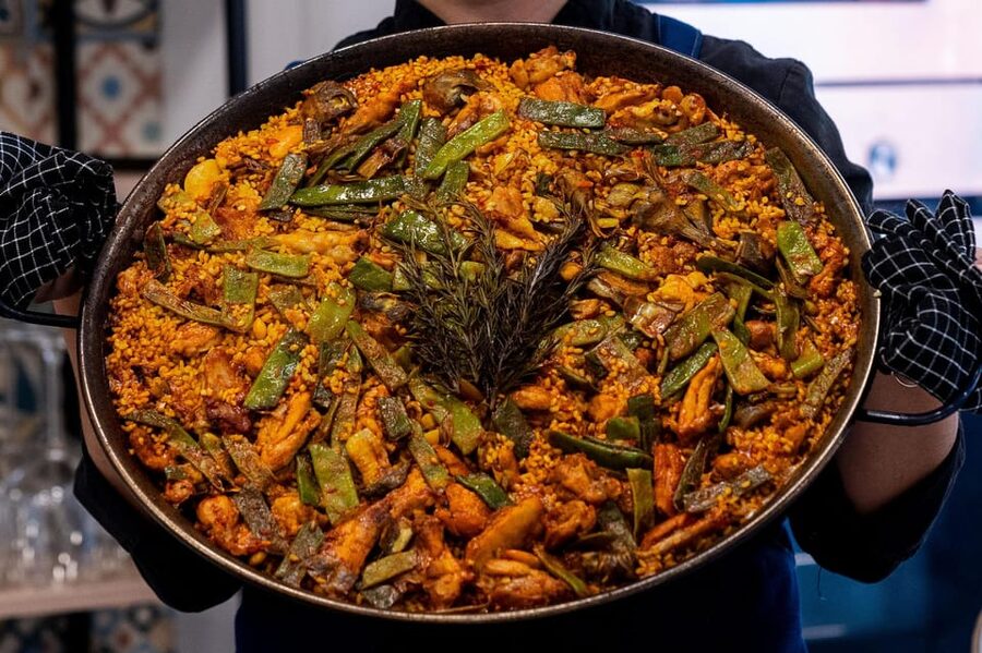 Málaga: Spanish Cooking Workshop with Paella and Sangria - Local advice that adds value