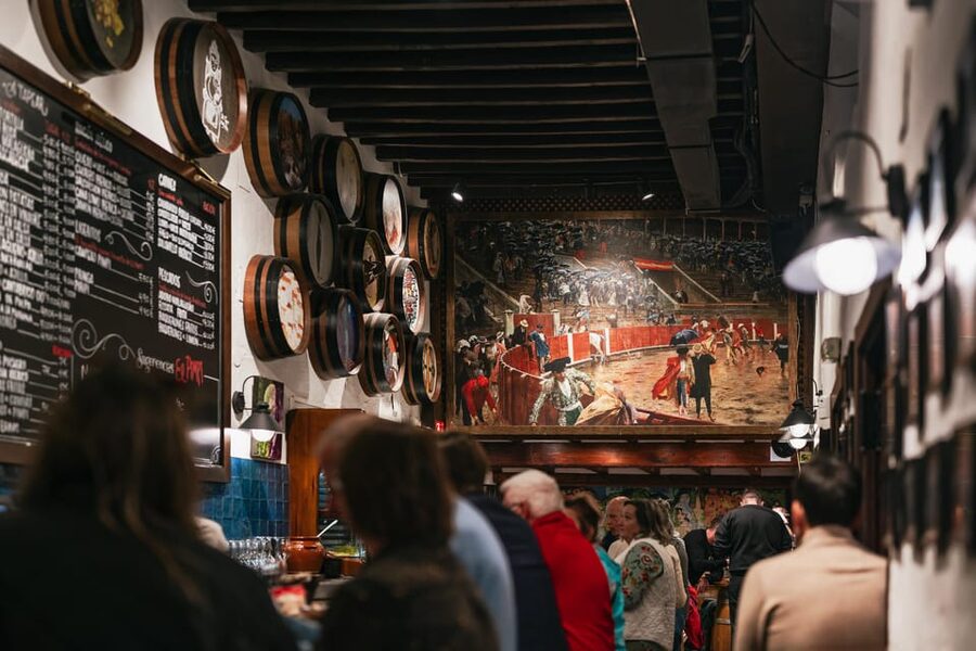 Málaga: Traditional Andalusian Tapas and Wine Tour - The first local restaurant and a fuller plate