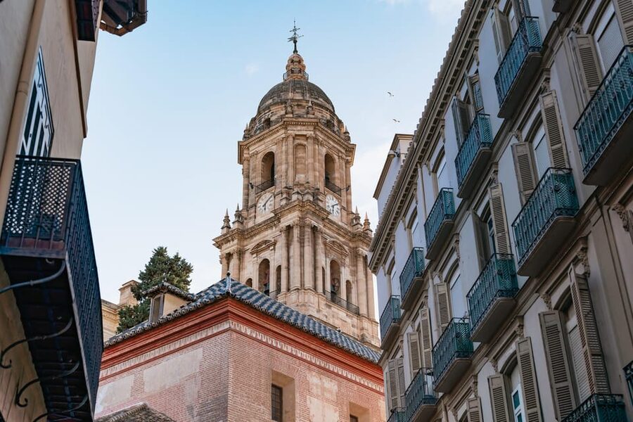 Málaga: Traditional Andalusian Tapas and Wine Tour - Finishing with vermouth in a traditional tavern
