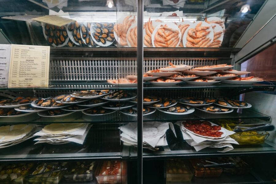Málaga: Traditional Andalusian Tapas and Wine Tour - What the walking route adds