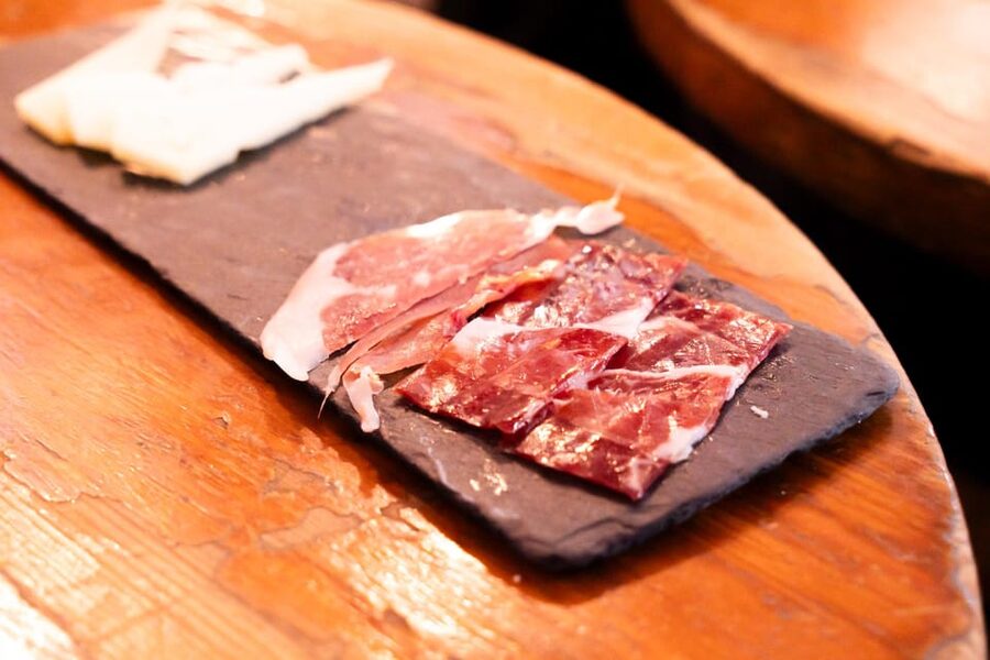 Malaga: Wine and Tapas Tour with Tastings and Drinks - Finishing with a rooftop drink