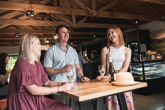 Marlborough Icons Tour - Wine tasting + Cruise - Morning vineyards, cellar doors, and Sauvignon Blanc