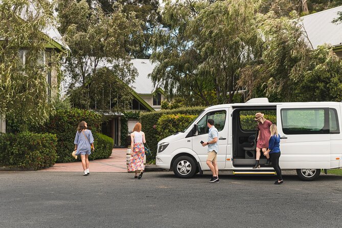 Marlborough Icons Tour - Wine tasting + Cruise - Lunch near the water before the cruise