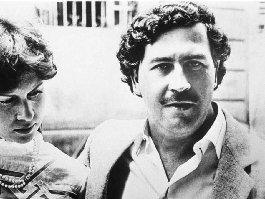 Medellín: Pablo Escobar Tour with beer included - Why this Escobar tour works better than a television recap