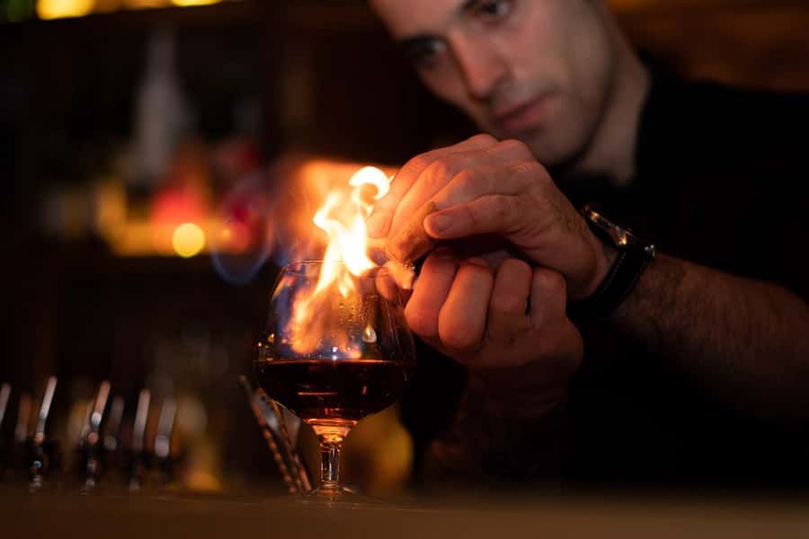 Melbourne: Local Laneway Bars and Their Stories - Who should book this experience