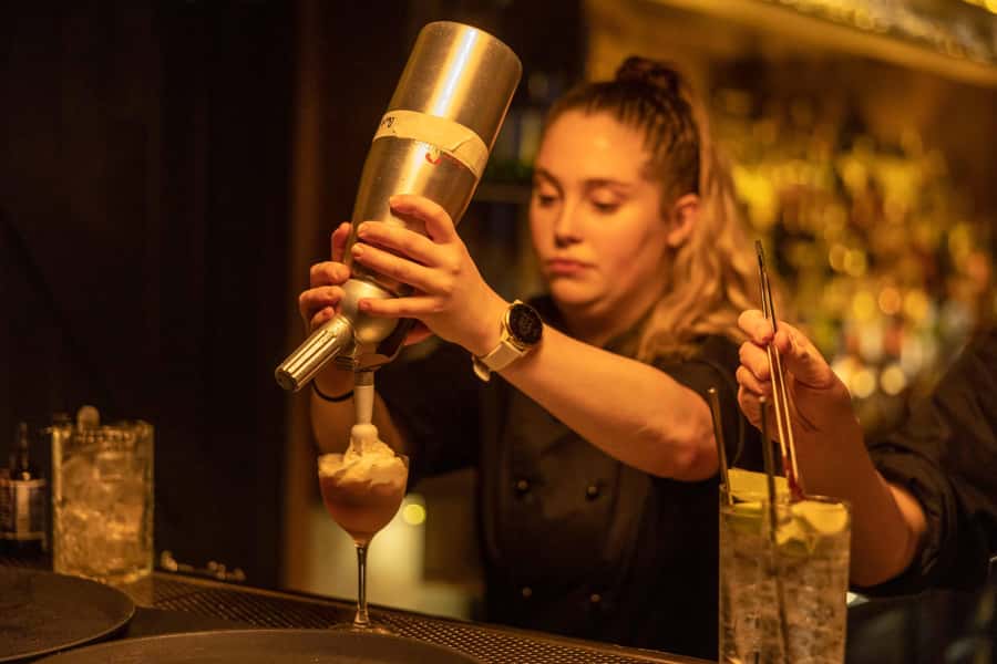 Melbourne: Local Laneway Bars and Their Stories - Four stops, but not always the same four