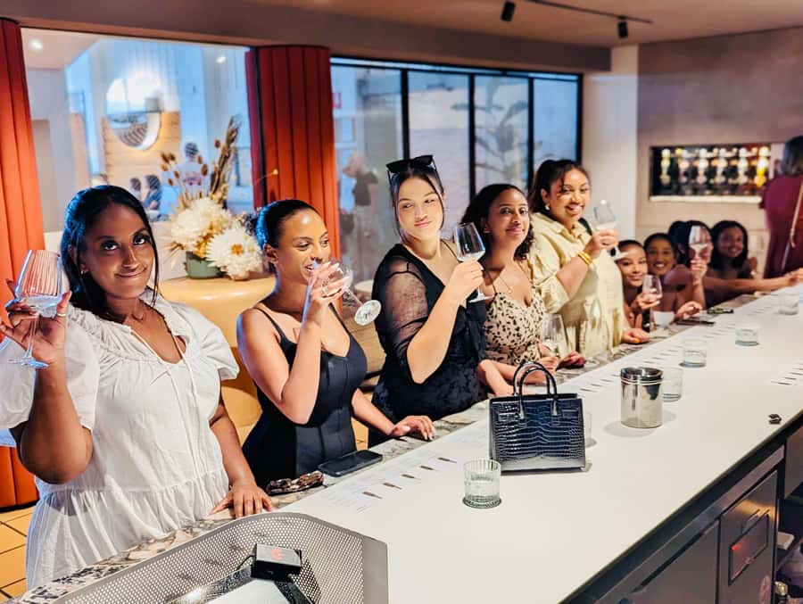 Melbourne: Yarra Valley Wine Tour + Lunch & Gin/Beer Option - Chocolate and ice cream provide a useful reset