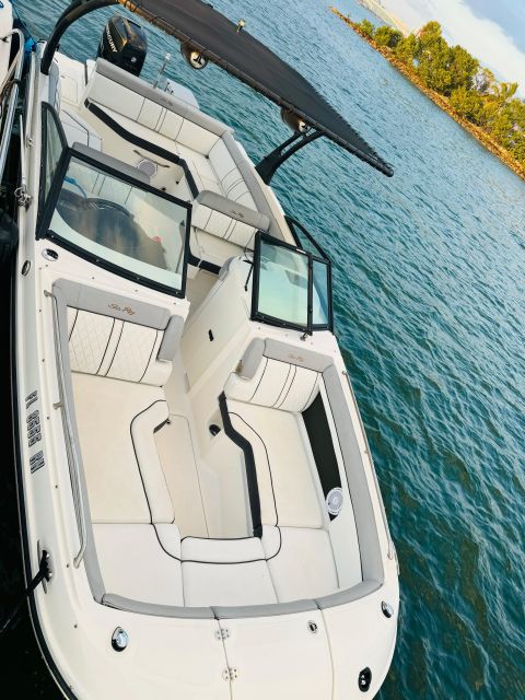 Miami: Guided Boat Tour with Champagne - Bayside, San Marco, and Miami’s island chain
