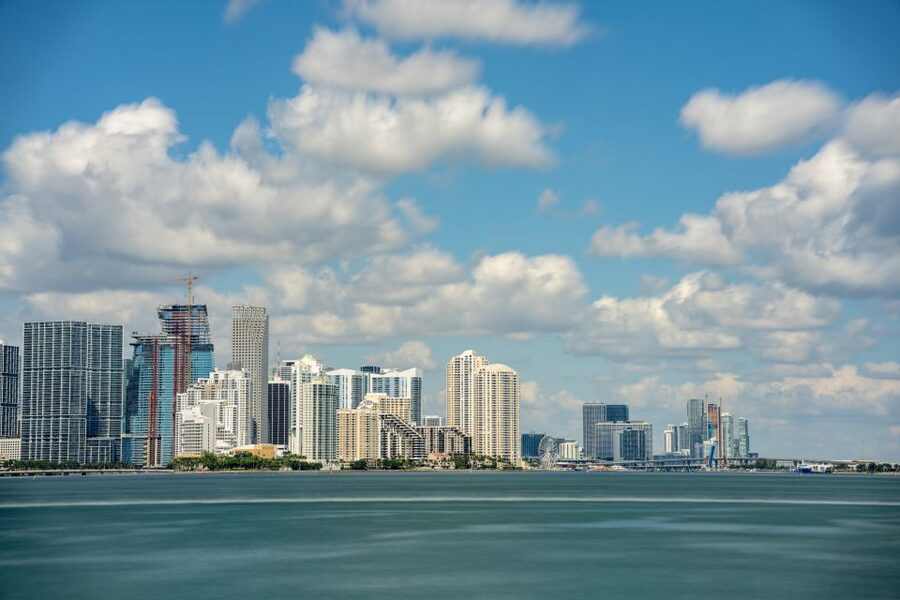 Miami: Private Yacht Cruise with Champagne - Bayside Marketplace and the Skyviews wheel