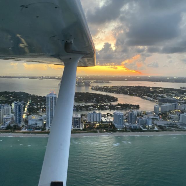 Miami: Romantic 1-Hour Private Flight Tour with Champagne - Key Biscayne and the Venetian Causeway