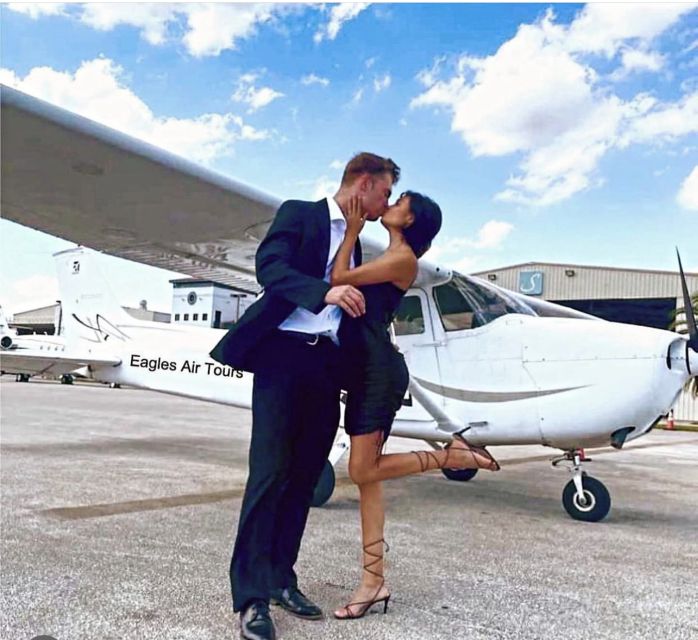 Miami: Romantic 1-Hour Private Flight Tour with Champagne - Star Island, Palm Islands, and the waterfront homes