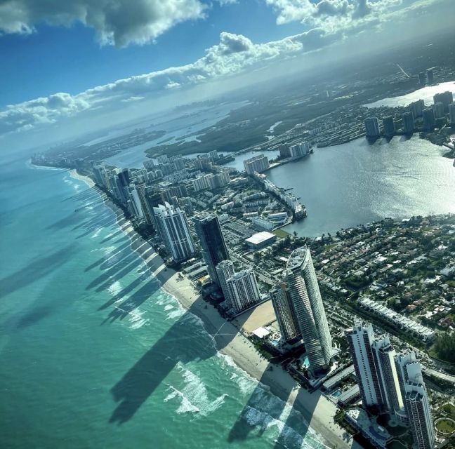 Miami: Romantic 1-Hour Private Flight Tour with Champagne - Meeting your pilot at Reliance Aviation