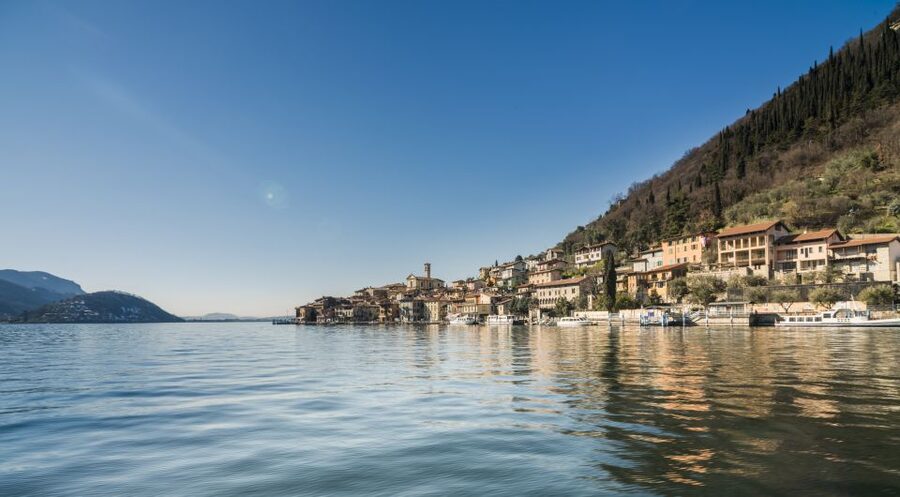 Milan: Franciacorta Winery and Bergamo Day Trip with Lunch - A traditional lunch beside Lake Iseo