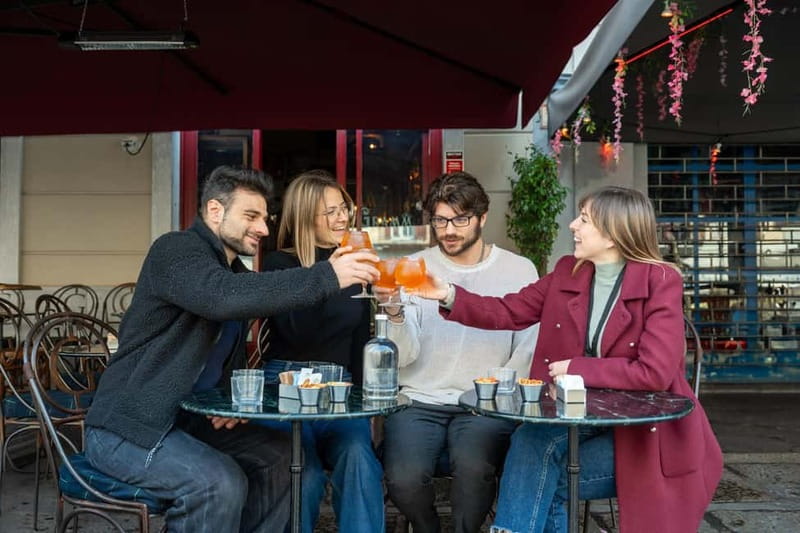 Milan: Sunset Navigli Food and Drinks Tour with a Local - Why Navigli works so well for an evening food tour