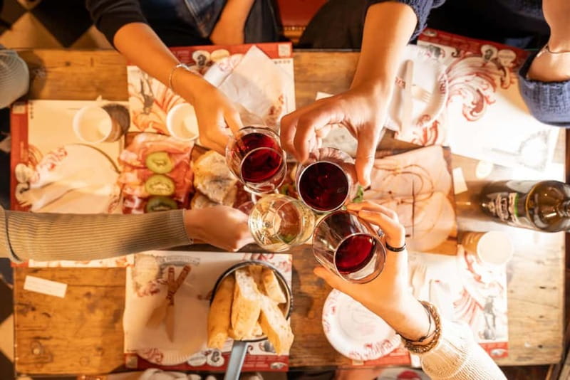 Milan: Sunset Navigli Food and Drinks Tour with a Local - The surprise street-food stop