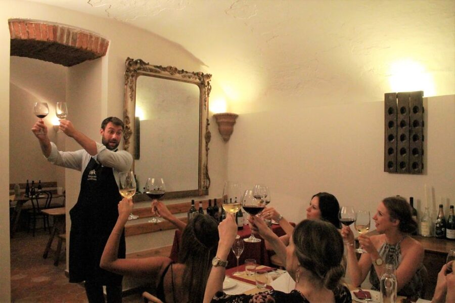 Milan: Wine Tasting Experience in the City Centre - Accessibility, language, and booking details