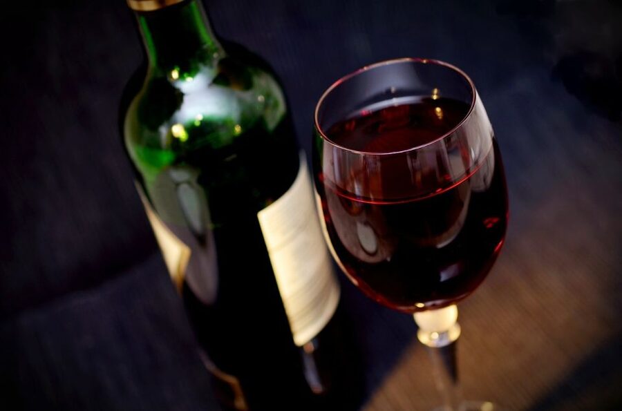 Milan: Wine Tasting Experience in the City Centre - A host who teaches without making wine feel stiff
