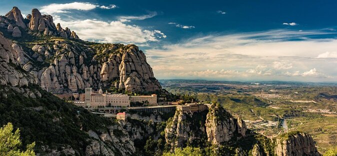 Montserrat,Vineyard, Wine Tasting Small Group Tour & Hotel Pickup - Key points to know before booking