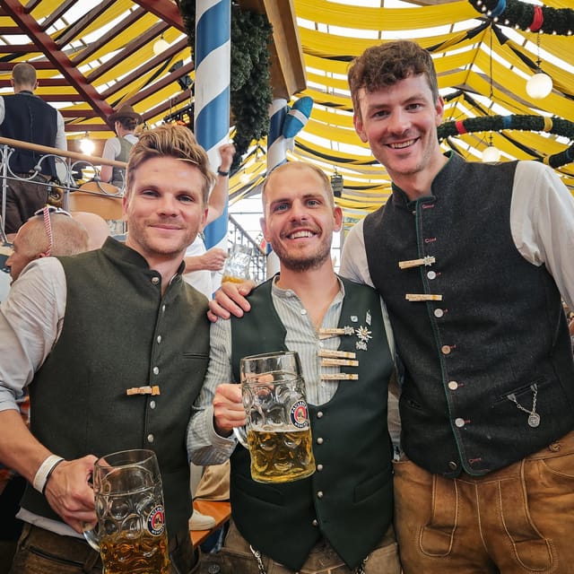 Munich: Guided Oktoberfest Experience with Beer and Lunch - Why a reserved table matters at Oktoberfest