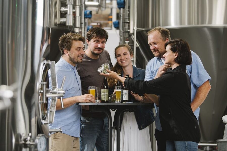 Munich: Hands-On Brewery Tour & Tasting of 4 Organic Beers - A compact tour with a local finish