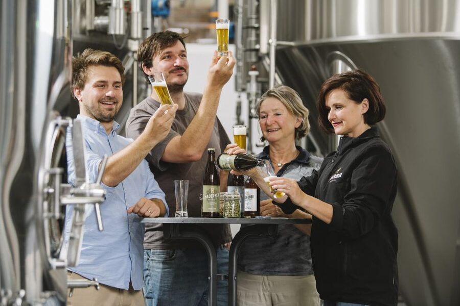Munich: Hands-On Brewery Tour & Tasting of 4 Organic Beers - Four organic beers, including an IPA