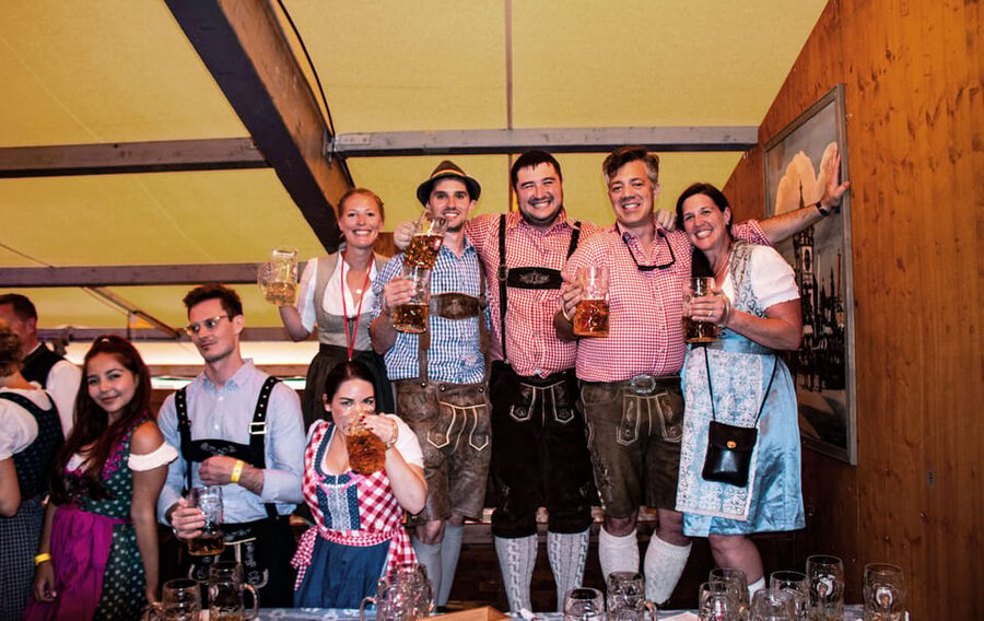 Munich: Oktoberfest Tour with Tent Reservation, Food & Beer - Timing, pace, and the four-hour format