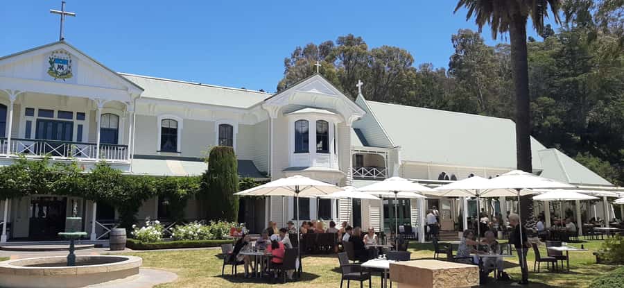 Napier: Afternoon Winery Tour Tasting at 3 Great Wineries - Why this five-hour tour works well from Napier