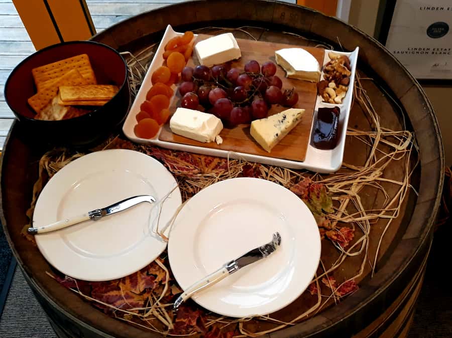 Napier: Afternoon Winery Tour Tasting at 3 Great Wineries - Chocolate, oak trees, and the changing route