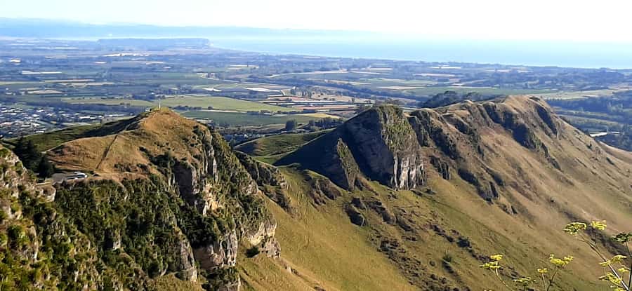 Napier: Art-Deco + Te Mata Peak+ Garden Walk + Wine Tasting - At a glance: what this Napier tour delivers