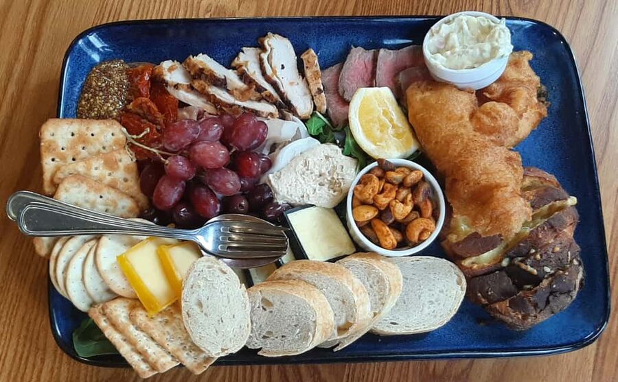 Napier: Winery + Gin Tasting Tour with Lunch Thu Fri Sat - From wine to gin in Napier’s old port district