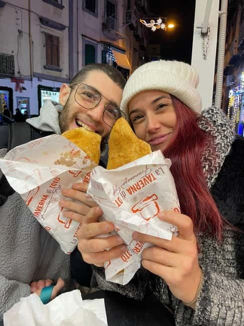 Naples: Street Art, Wine and Food Tasting Walking Tour - Pizza, mozzarella, and the first savory tastes