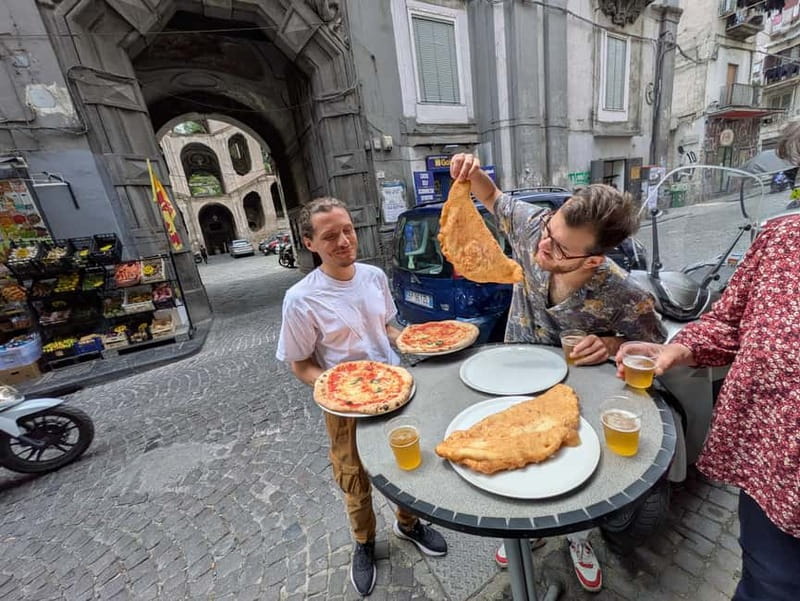 Naples: Street Art, Wine and Food Tasting Walking Tour - Rione Sanità: a closer look at local Naples