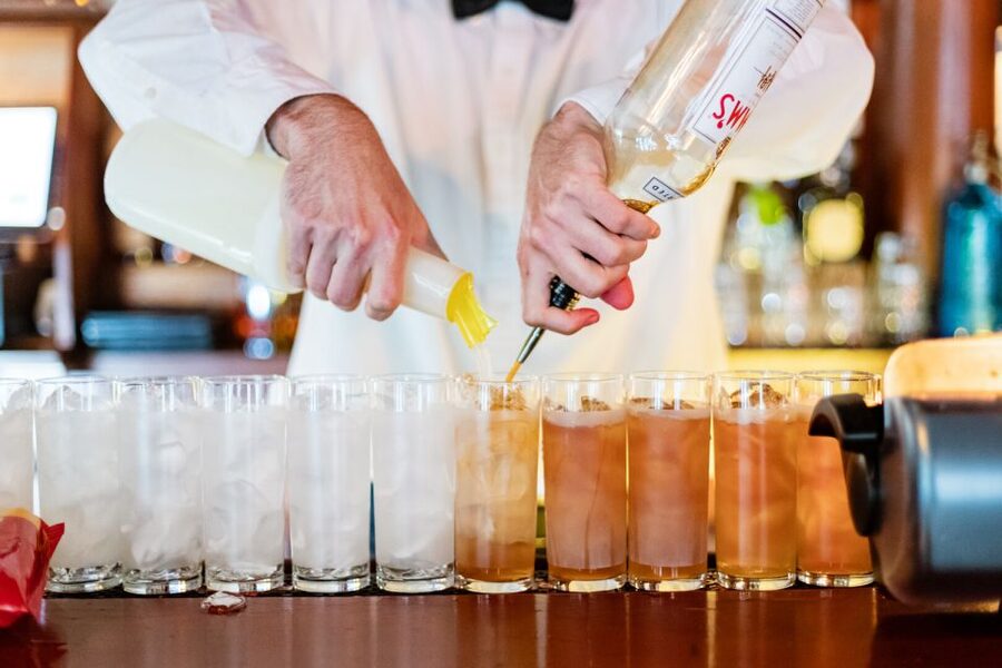 New Orleans: Combo Cocktail and Food History Tour - Why this food and cocktail tour works
