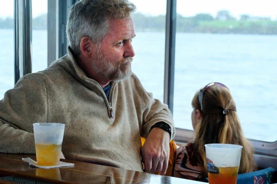 Newport, RI: Evening Cocktail Cruise of Narragansett Bay - The complimentary drink and cash bar
