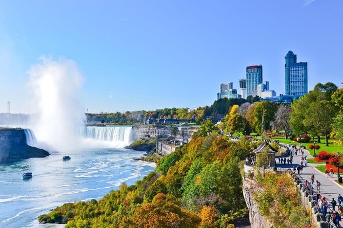 Niagara Falls Day Tour Includes Boat Cruise, Winery Stop & Lunch - Lunch with a view of Niagara Falls
