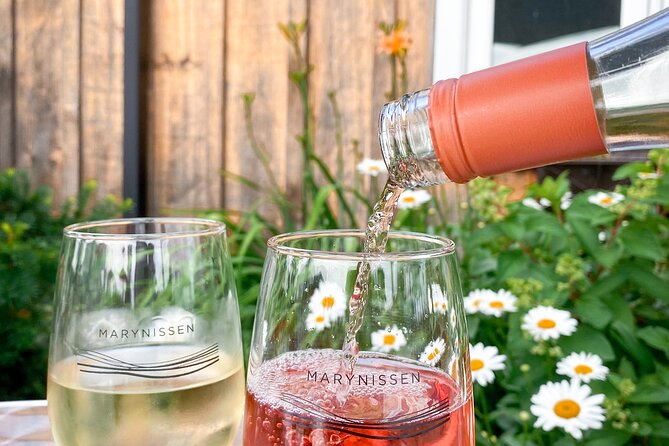 Niagara-on-the-Lake Cycle and Wine-Tasting Tour with Optional Lunch - Half-day or six-hour outing