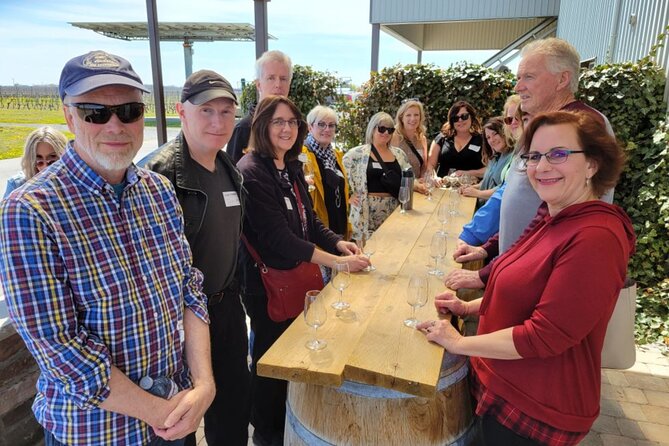 Niagara-on-the-Lake Cycle and Wine-Tasting Tour with Optional Lunch - Riding the country roads and river routes