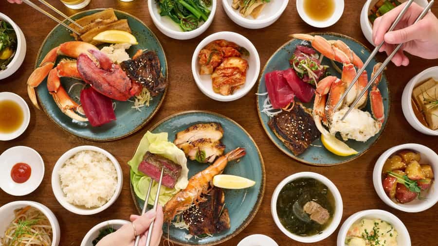 Oʻahu: Nā Lei Aloha Lūʻau & Dinner or Cocktail Show Option - The dinner buffet is a major part of the value