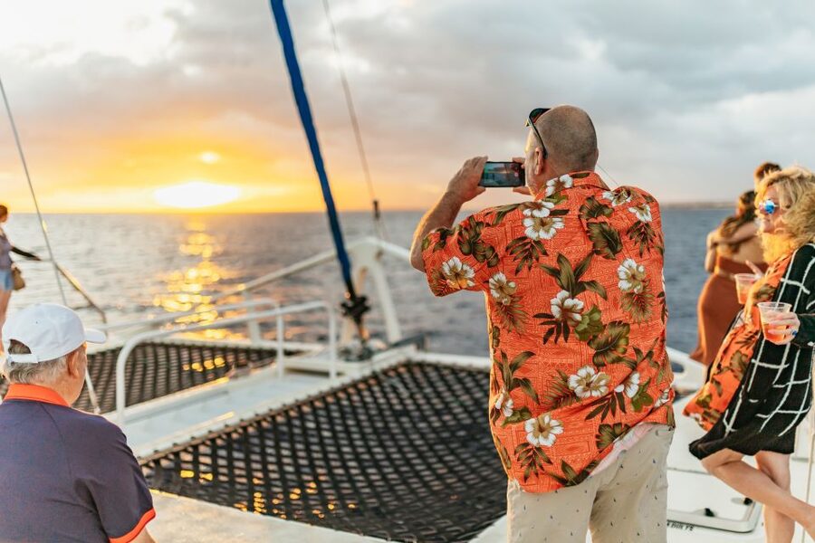 Oahu: Waikiki Sunset Catamaran Cocktail Cruise - The first minutes on the water