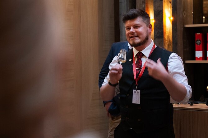 Official Guided Distillery Tour and Whisky Tasting near Edinburgh - Three pours that teach you how whisky changes