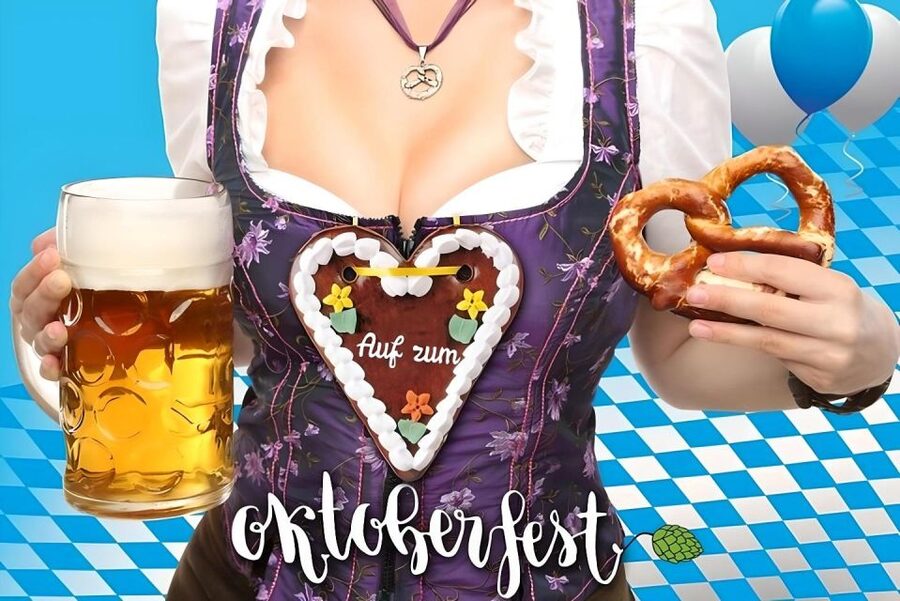 Oktoberfest Munich: Lunch/Dinner table reserv. big beer tent - Inside the tent, the music is the main event