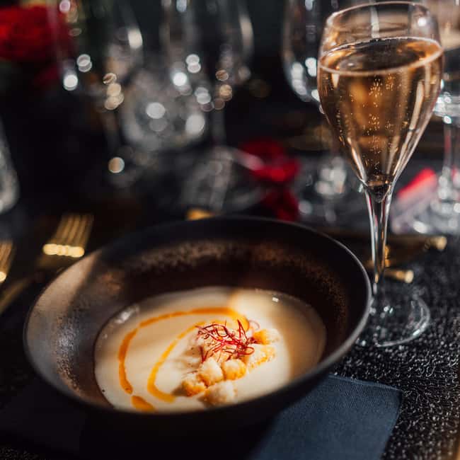 Paris: Bus Toqué Tour with 5-Course Dinner and Champagne - Is $143 per person good value?
