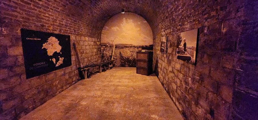 Paris: Champagne Cellars Tour and Tastings with a Sommelier - Guides, languages, and the small-group feel