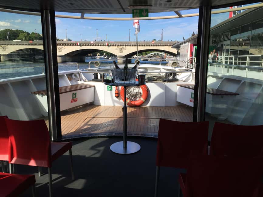 Paris: Champagne Tasting Cruise Departure from Eiffel Tower - What the one-hour route gives you