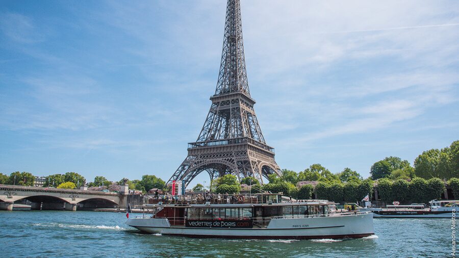 Paris: Champagne Tasting Cruise Departure from Eiffel Tower - The private salon is the real upgrade