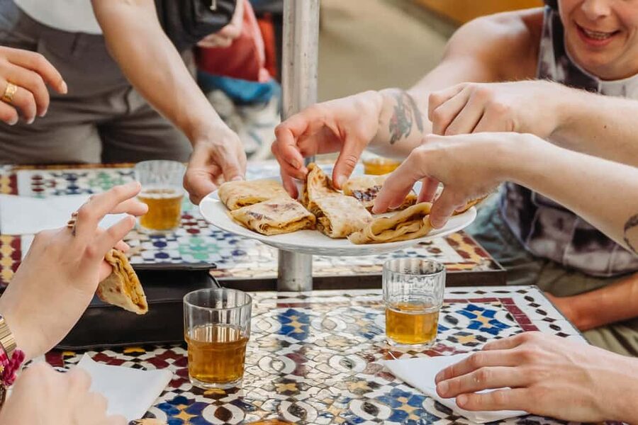 Paris: Food and Wine Tasting Walking Tour in Le Marais - A French-Syrian pastry at Maison Aleph