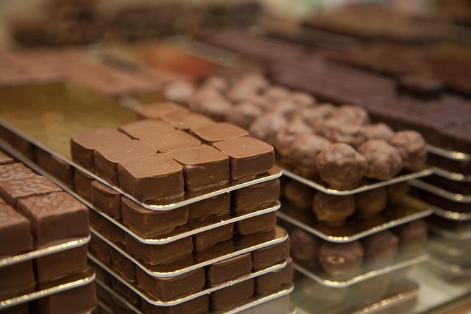Paris French Sweets Tasting Tour with Pastries and Chocolates - Small groups and walking pace