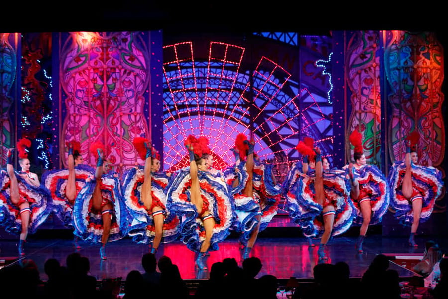 Paris: Moulin Rouge Dinner Show, Champagne, and Transport - Key points before you book