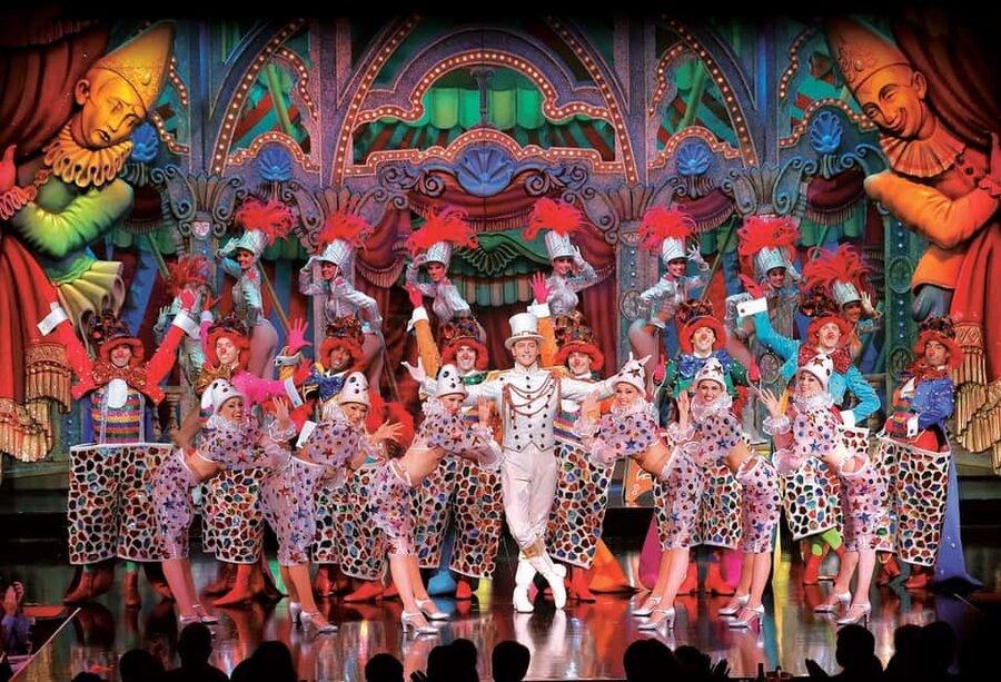 Paris: Moulin Rouge Dinner Show, Champagne, and Transport - Why the Moulin Rouge still makes a memorable Paris night
